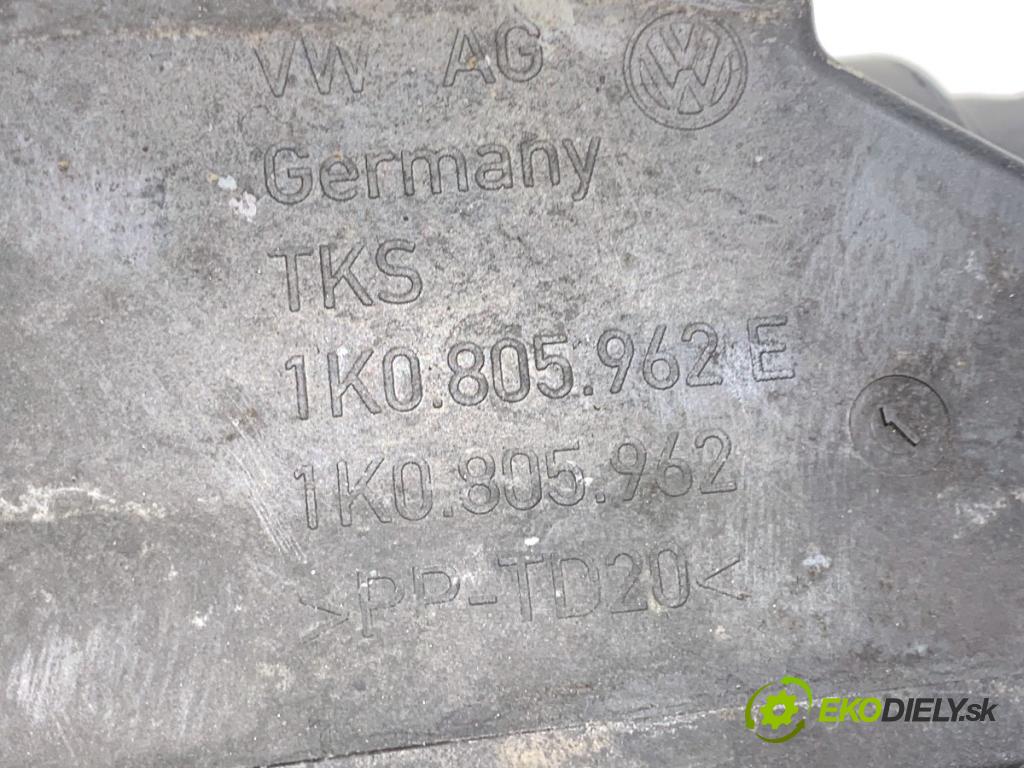 VW PASSAT B7 Kombi 2012 103 kW 2.0 TDI 1968 volant přívod vzduchu 3C0805971A