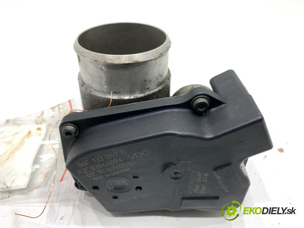 AUDI A4 B8 sedan 2008 118 kW 1.8 TFSI 1798 Škrtiaca klapka 06F133062G (Škrtiaca klapka)