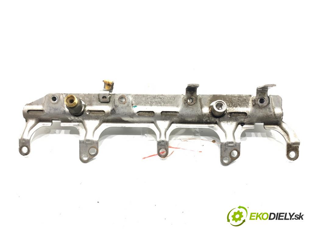 AUDI A4 B8 sedan 2008 118 kW 1.8 TFSI 1798 Lišta vstrekovacia 06J133317 (Vstrekovacia lišta)