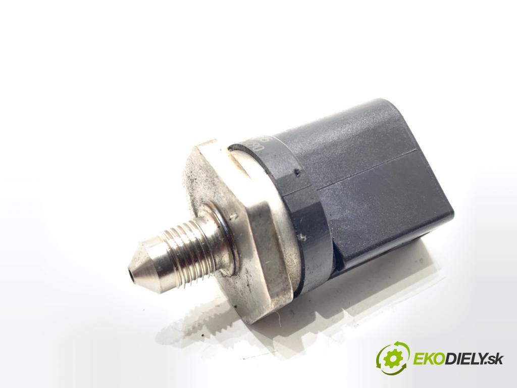 AUDI A4 B8 sedan 2008 118 kW 1.8 TFSI 1798 Snímač tlaku paliva 0261545035 (Snímač)