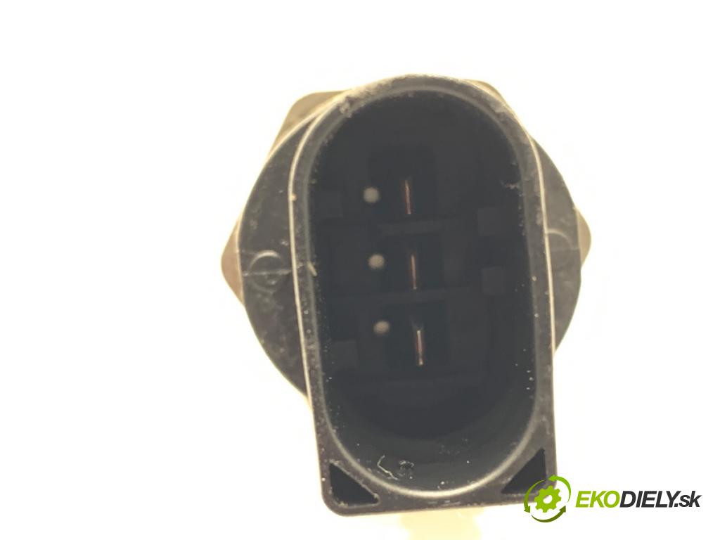 AUDI A4 B8 sedan 2008 118 kW 1.8 TFSI 1798 Snímač tlaku paliva 0261545035 (Snímač)