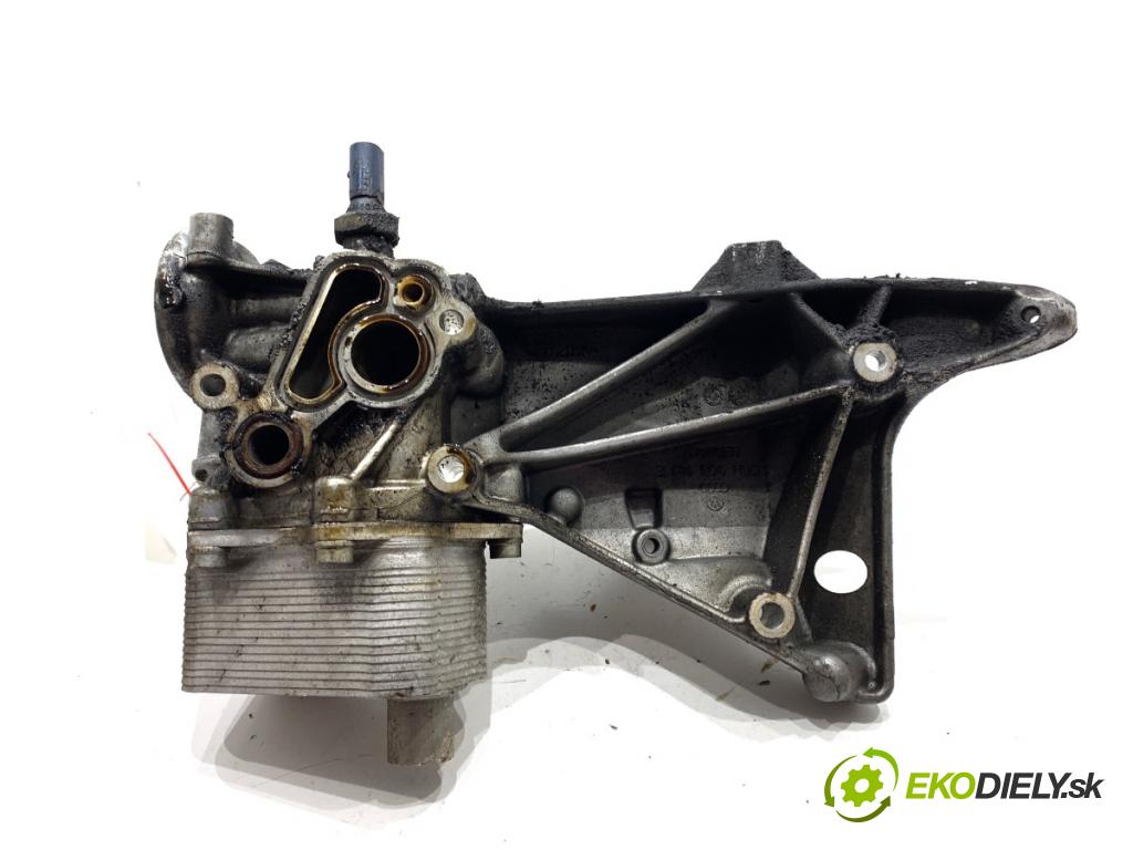 AUDI A4 B8 sedan 2008 118 kW 1.8 TFSI 1798 Obal filtra oleja 06H903143E (Obal olejového filtra)