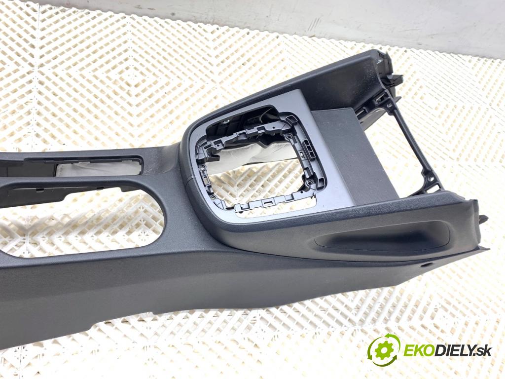 HYUNDAI KONA SUV 2022 88 kW 1.0 T-GDi 998 Tunel stredový (Stredový tunel)