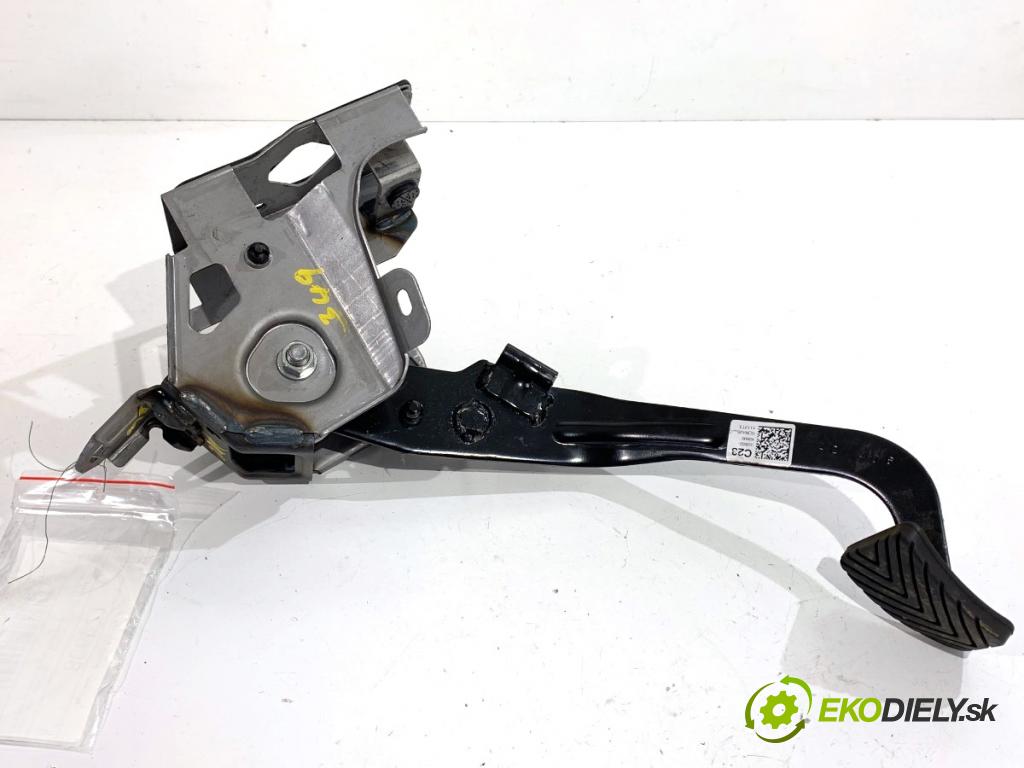 HYUNDAI KONA SUV 2022 88 kW 1.0 T-GDi 998 pedal spojky 93840-F2100