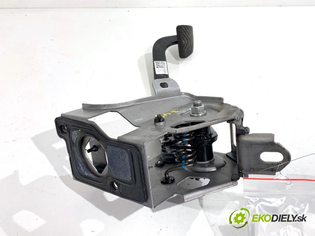 HYUNDAI KONA SUV 2022 88 kW 1.0 T-GDi 998 pedal spojky 93840-F2100