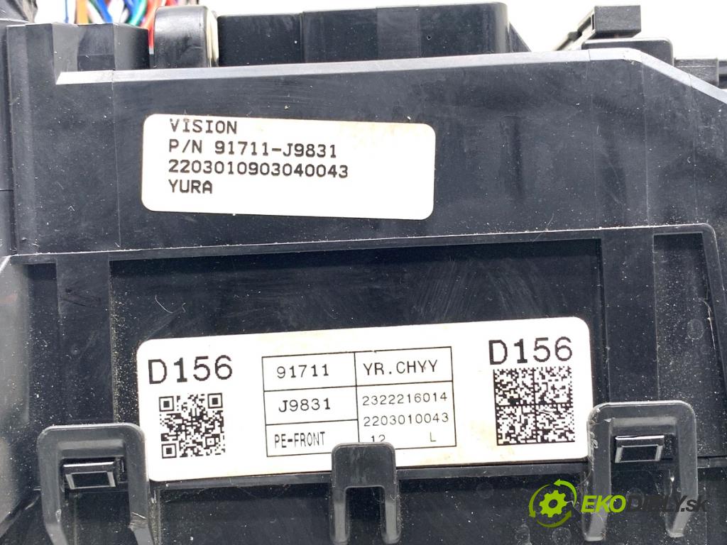 HYUNDAI KONA SUV 2022 88 kW 1.0 T-GDi 998 Skrinka poistková 91711-J9831 (Poistková skrinka)