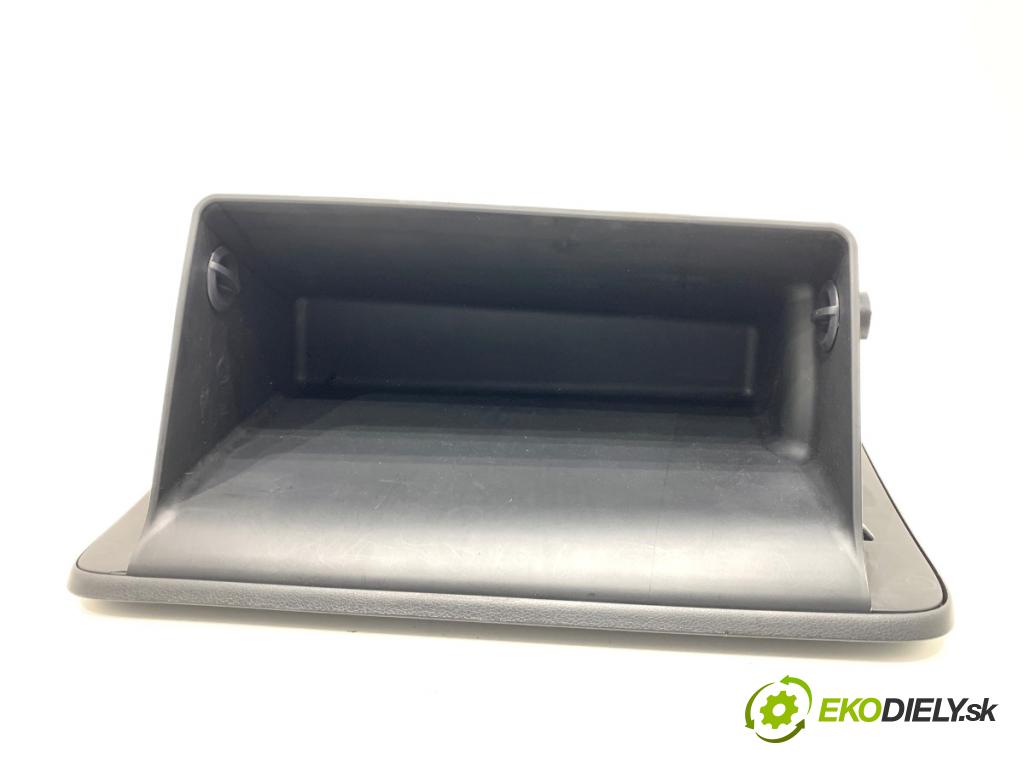 HYUNDAI KONA SUV 2022 88 kW 1.0 T-GDi 998 Priehradka, kastlík spolujazdca 84510-J9XXX (Priehradka (kastlík))