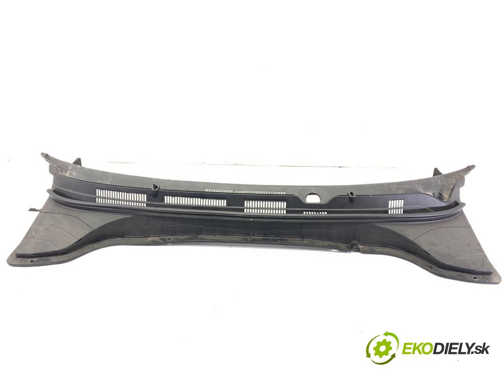 HYUNDAI KONA SUV 2022 88 kW 1.0 T-GDi 998 torpédo plast pod čelní okno 86150-J9000 (Plast pod čelním sklem)