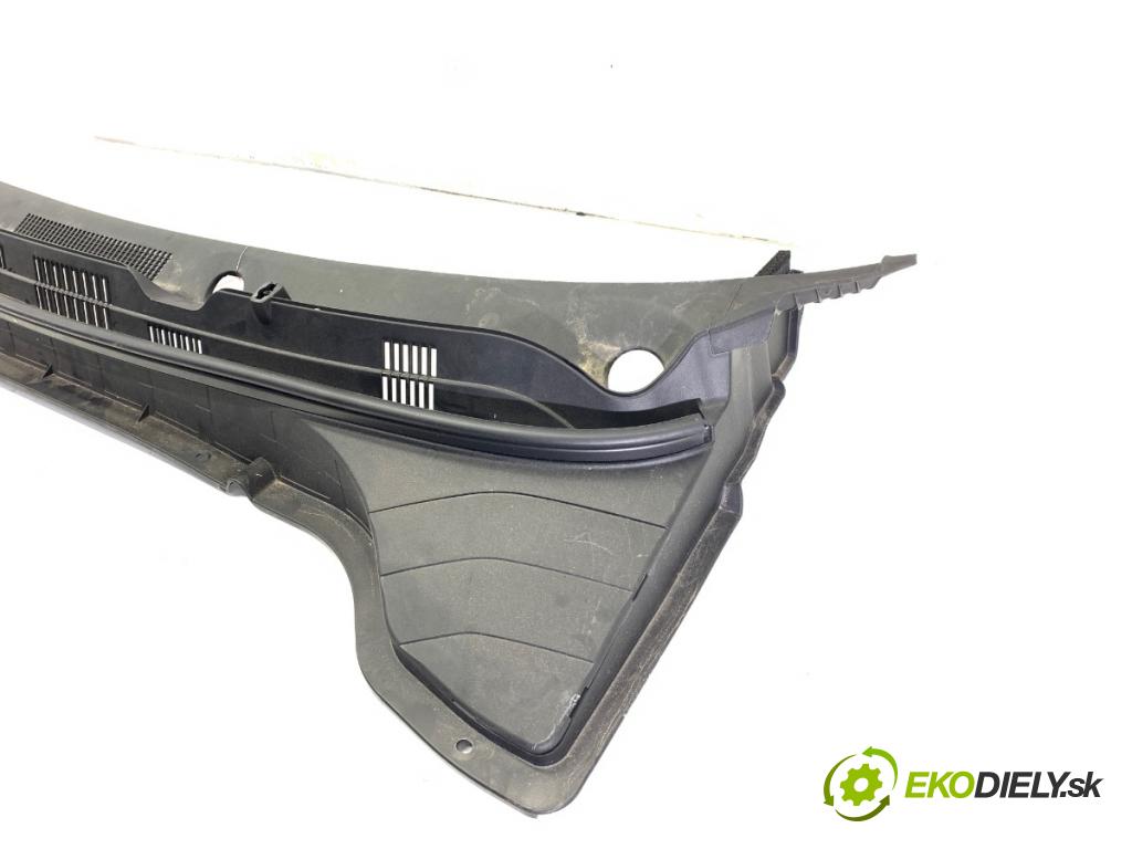 HYUNDAI KONA SUV 2022 88 kW 1.0 T-GDi 998 torpédo plast pod čelní okno 86150-J9000 (Plast pod čelním sklem)