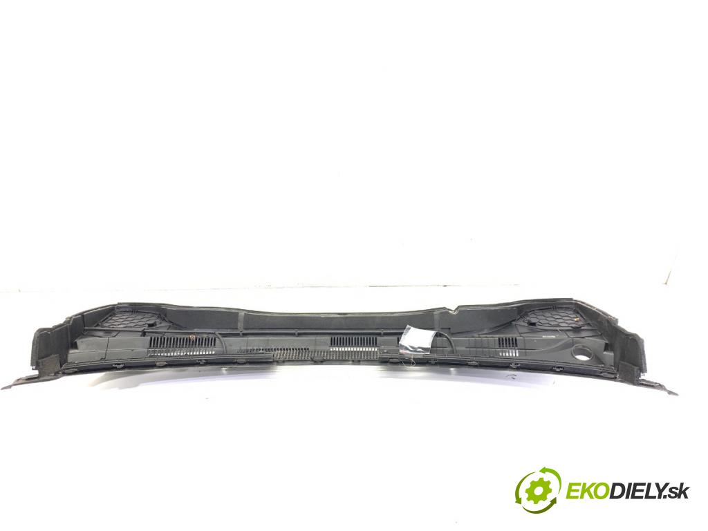 HYUNDAI KONA SUV 2022 88 kW 1.0 T-GDi 998 torpédo plast pod čelní okno 86150-J9000 (Plast pod čelním sklem)