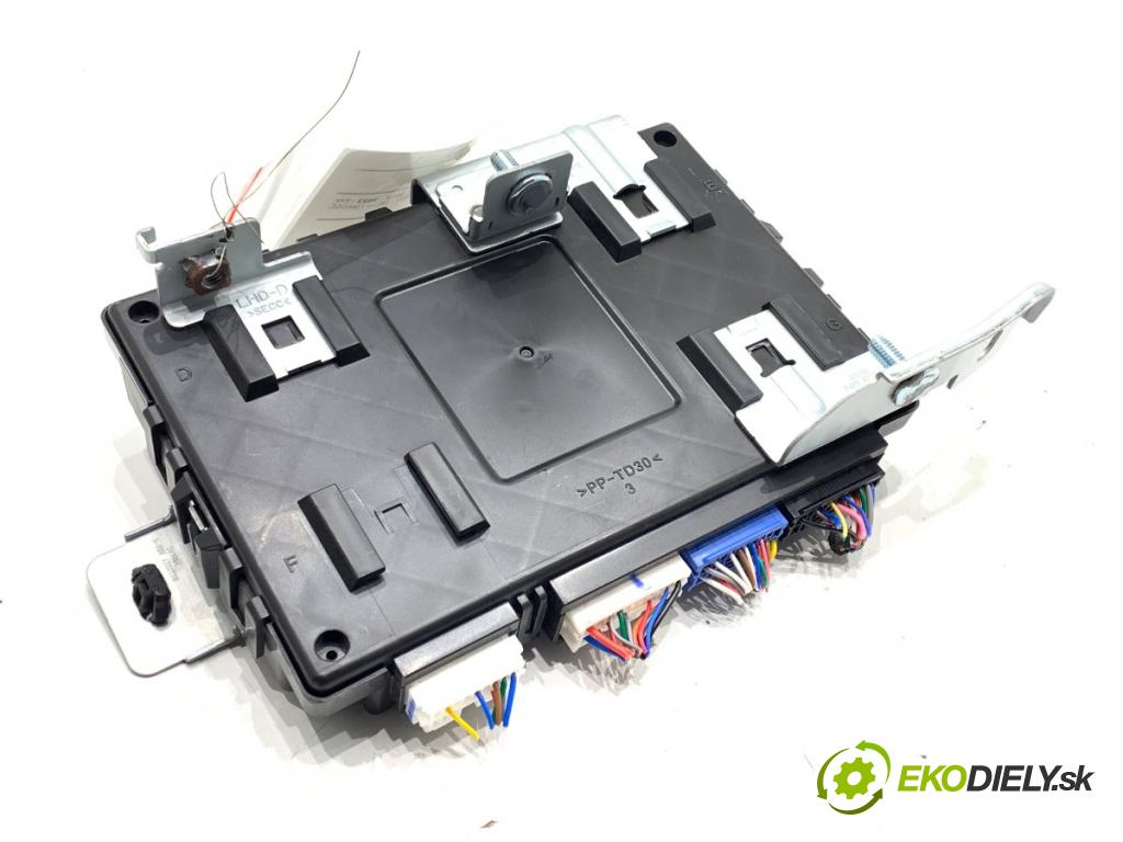 HYUNDAI KONA SUV 2022 88 kW 1.0 T-GDi 998 Modul komfortu 954C0-J9300 (Modul komfortu)