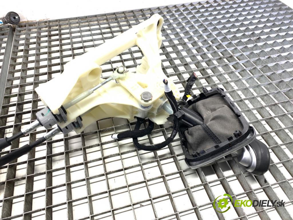 HYUNDAI KONA SUV 2022 88 kW 1.0 T-GDi 998 Kulisa 43700-J9160 (Rýchlostná páka (kulisa))