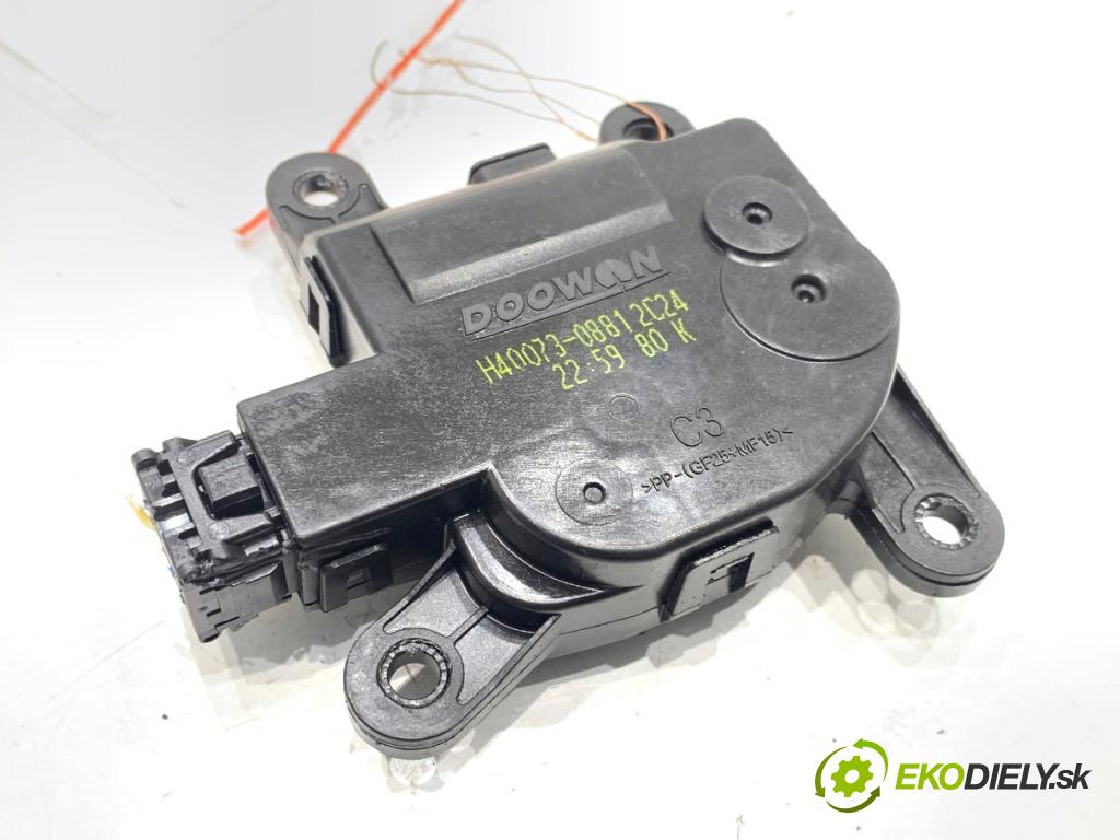 HYUNDAI KONA SUV 2022 88 kW 1.0 T-GDi 998 motor topení H40073-0881