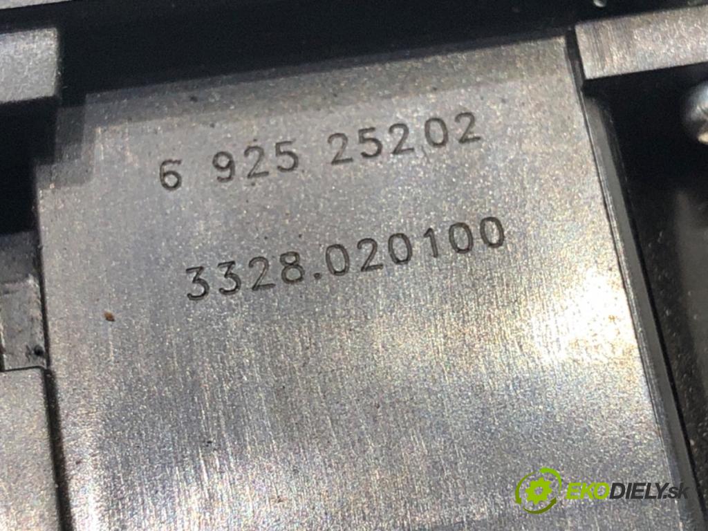 BMW E61 Kombi 2007 130 kW 525 d 2497 spínač světel 6953735