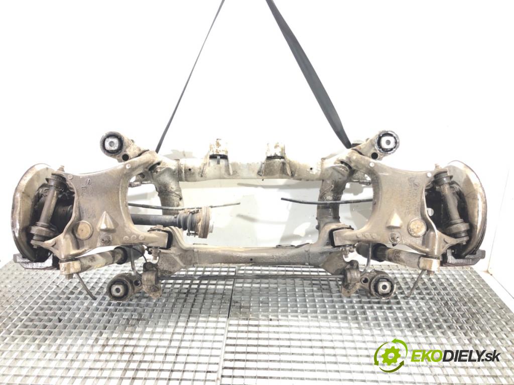 BMW E61 Kombi 2007 130 kW 525 d 2497 výztuha zadní část 6770827