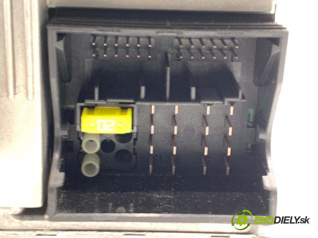 BMW E61 Kombi 2007 130 kW 525 d 2497 RADIO 9138440 (Audio zariadenie)