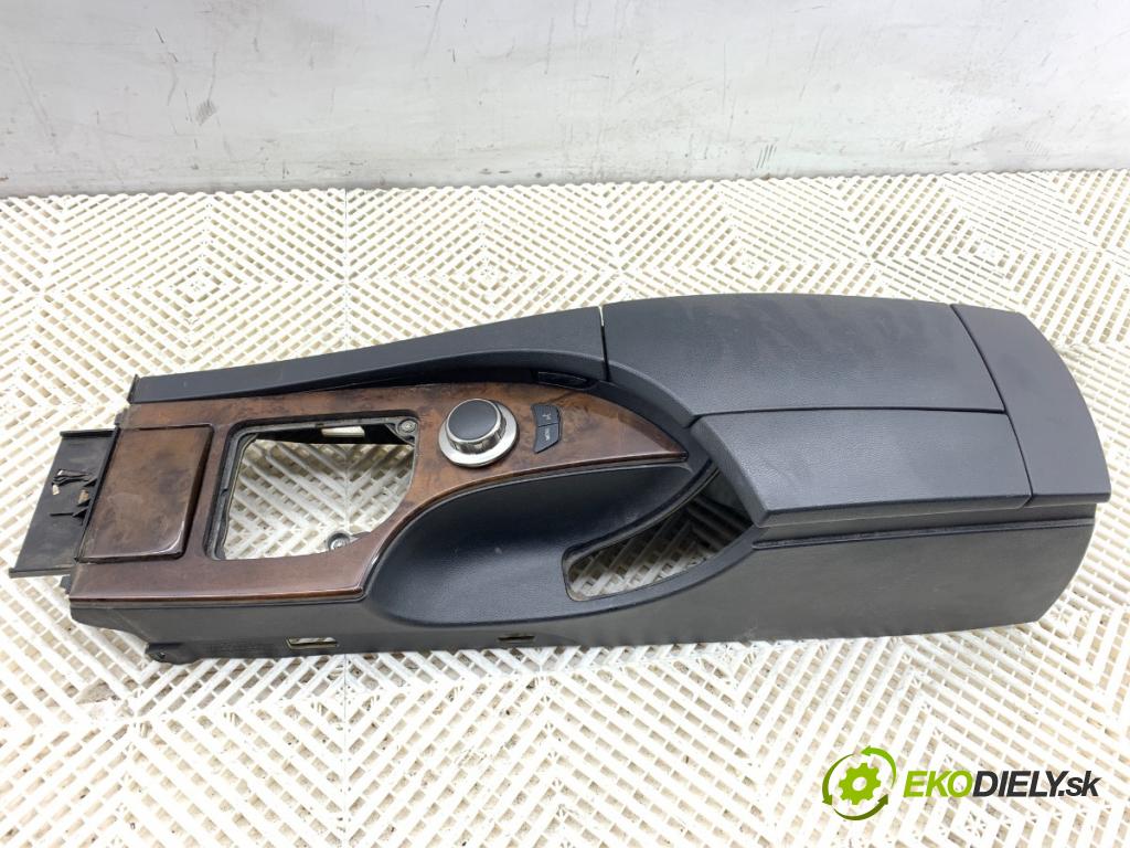 BMW E61 Kombi 2007 130 kW 525 d 2497 Tunel středový 7060013 (Středový tunel)