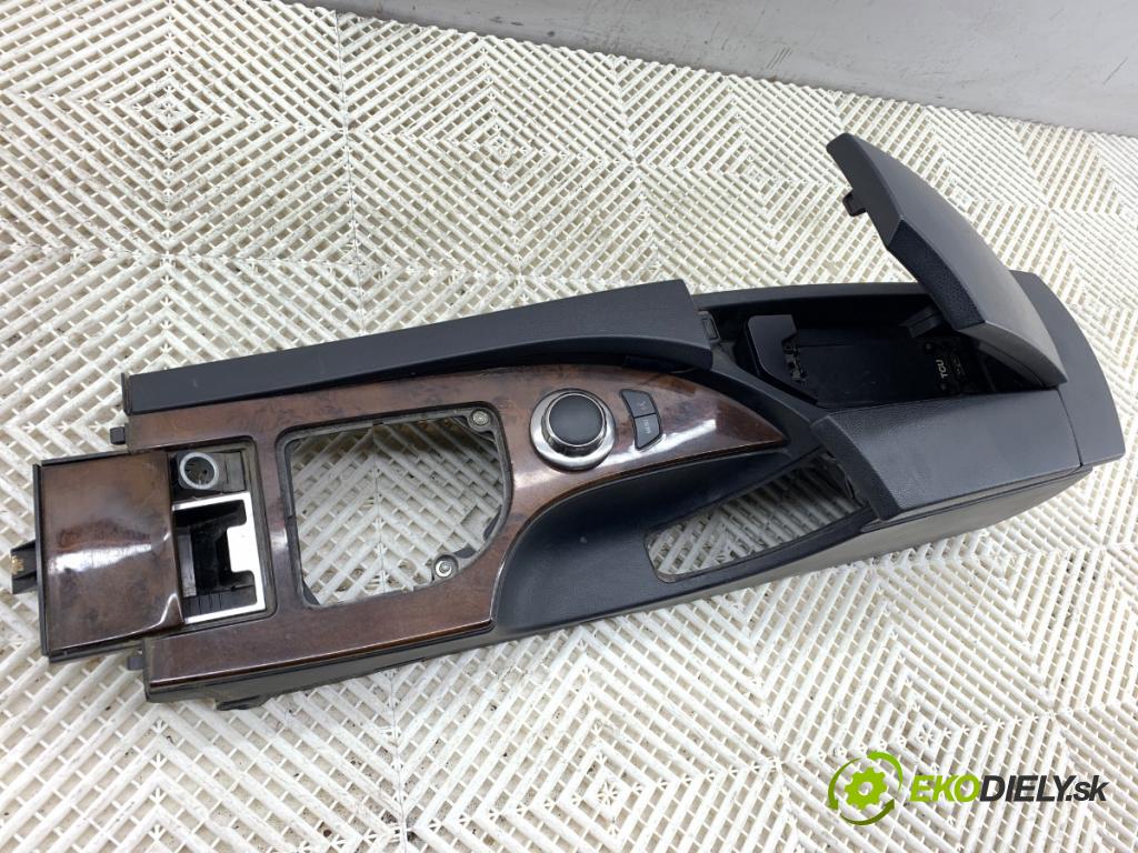 BMW E61 Kombi 2007 130 kW 525 d 2497 Tunel středový 7060013 (Středový tunel)