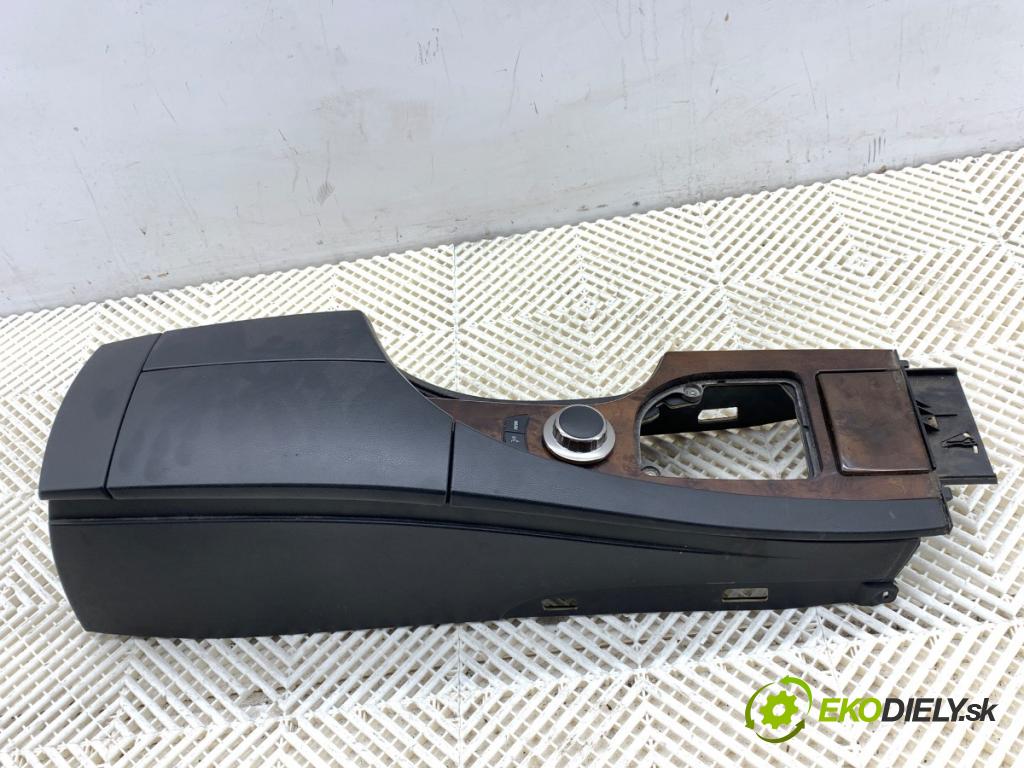 BMW E61 Kombi 2007 130 kW 525 d 2497 Tunel středový 7060013 (Středový tunel)