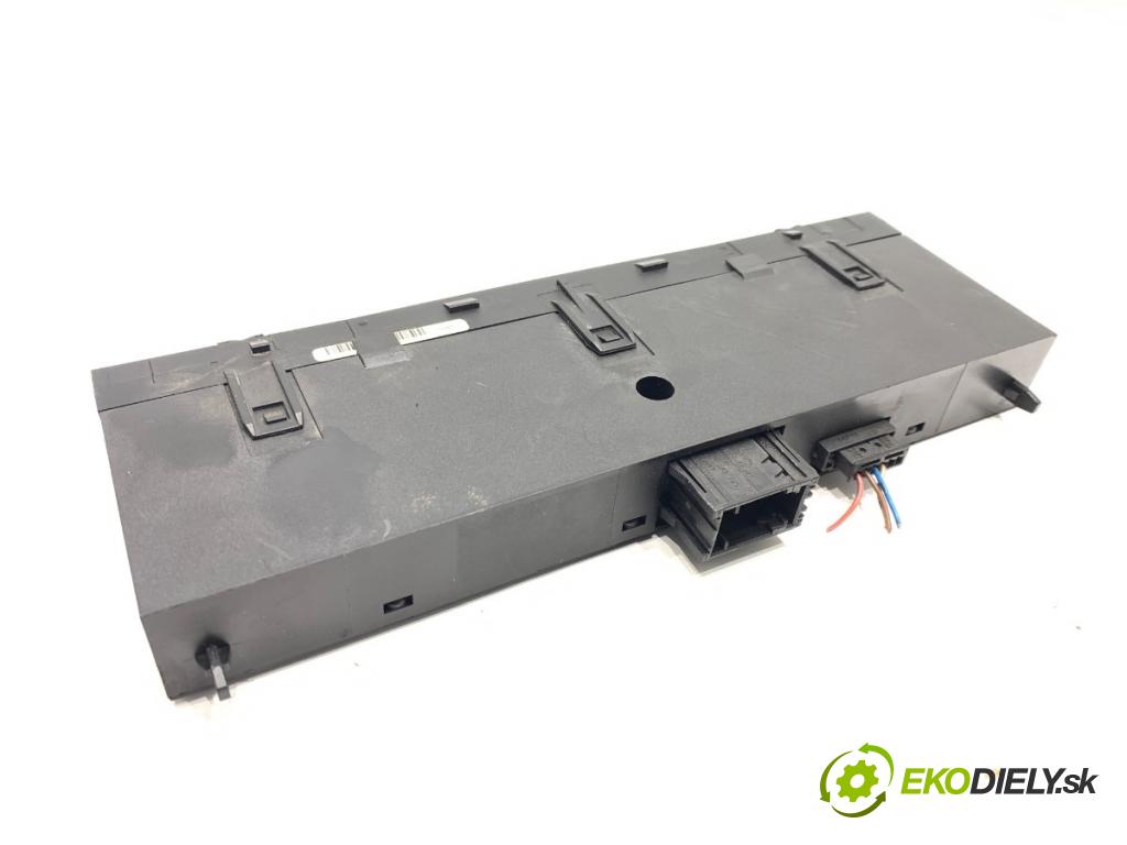 BMW E61 Kombi 2007 130 kW 525 d 2497 Prepínač ohrievania, vyhrievania sedačky  (Prepínacie páčky pod volantom)