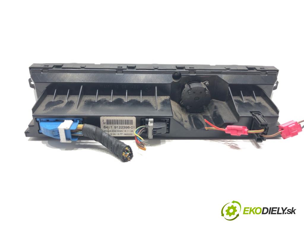 BMW E61 Kombi 2007 130 kW 525 d 2497 Panel ovládania kúrenia 9122398 (Prepínacie páčky pod volantom)