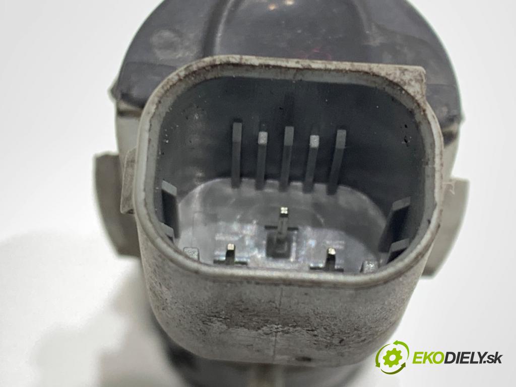 BMW E61 Kombi 2007 130 kW 525 d 2497 snímač PDC 6989106 6989071