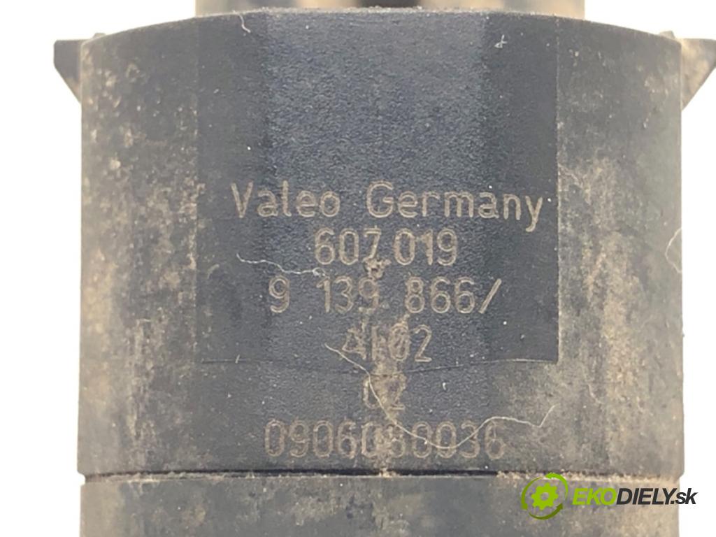 BMW E61 Kombi 2007 130 kW 525 d 2497 snímač PDC 9139866