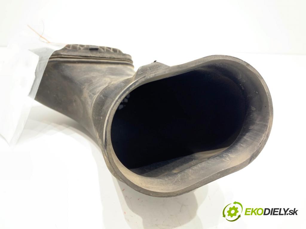 BMW E61 Kombi 2007 130 kW 525 d 2497 volant vzduchu 7796692