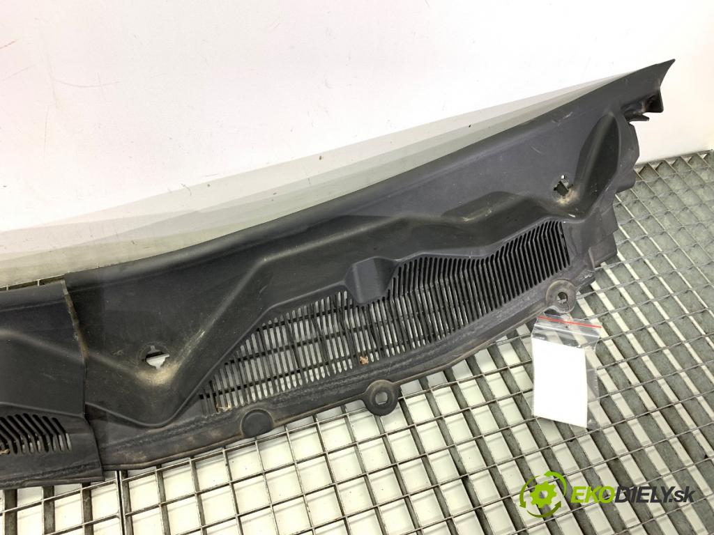 FORD USA MUSTANG V coupe 2014 227 kW 3.7 3726 Torpédo, plast pod čelné okno AR33-63018A14-AE (Torpédo (plast pod čelným sklom))