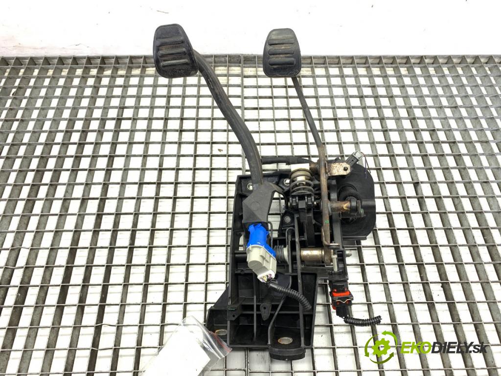 FORD USA MUSTANG V coupe 2014 227 kW 3.7 3726 PEDÁL: manuálne DR33-2450-BC (Potenciometer plynového pedálu)