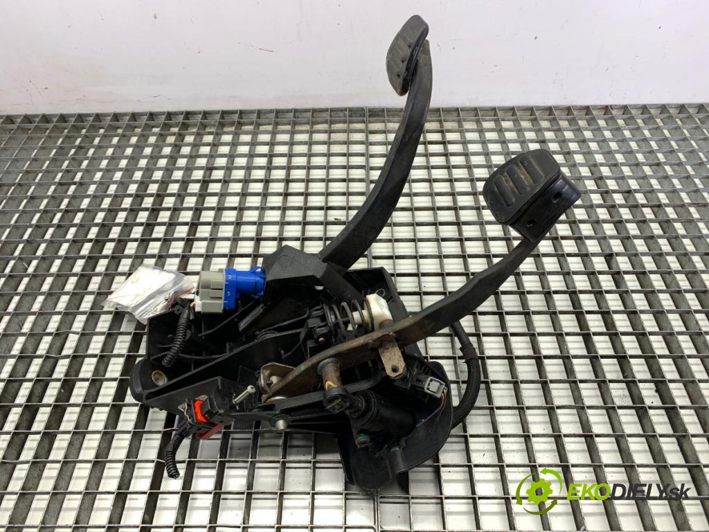 FORD USA MUSTANG V coupe 2014 227 kW 3.7 3726 PEDÁL: manuálne DR33-2450-BC (Potenciometer plynového pedálu)