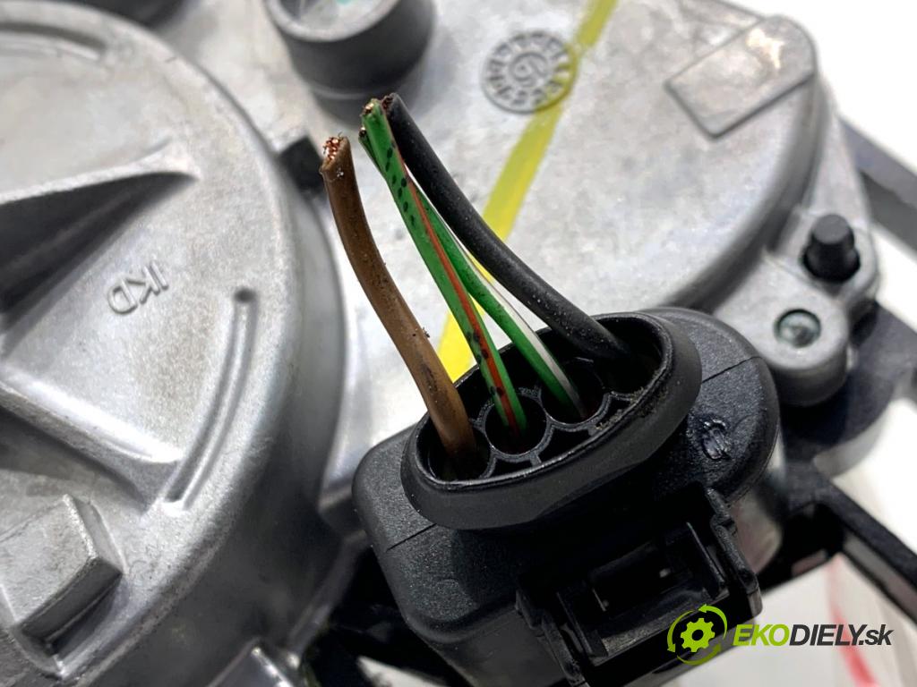 SKODA FABIA III Kombi 2017 77 kW 1.4 TDI 1422 Motor stieračov zad 5F4955711