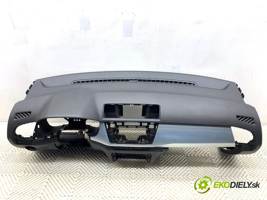 SKODA FABIA III Kombi 2017 77 kW 1.4 TDI 1422 palubní doska 6V0857069A 6V0880204 (Palubní deska)