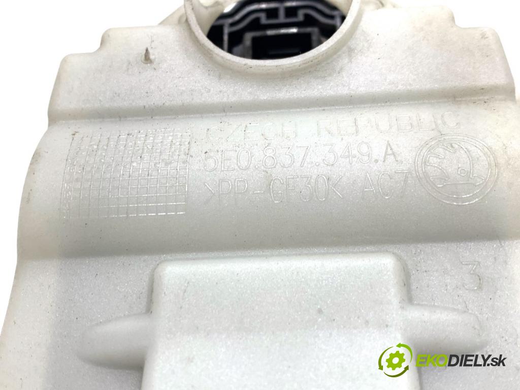 SKODA FABIA III Kombi 2017 77 kW 1.4 TDI 1422 klika vnejší pravý přední část 5N0839885H