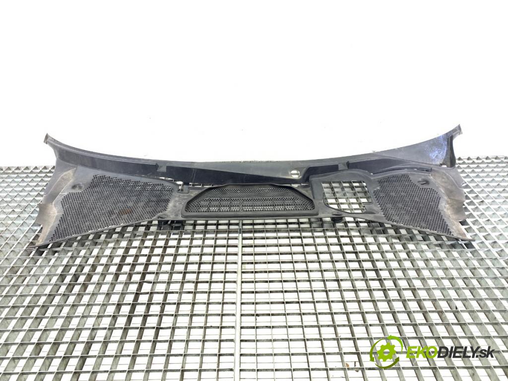 VW PHAETON sedan 2014 176 kW 3.0 V6 TDI 4motion 2967 torpédo plast pod čelní okno 3D1819417G (Plast pod čelním sklem)