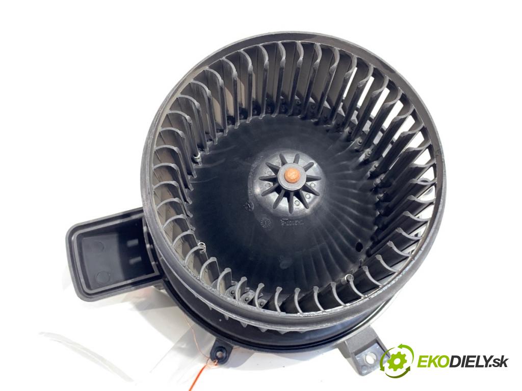 JEEP GRAND CHEROKEE WK SUV 2015 184 kW 3.0 CRD V6 4x4 2987 ventilátor kúrenia AY272700-6361