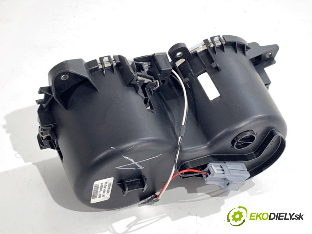 JEEP GRAND CHEROKEE WK SUV 2015 184 kW 3.0 CRD V6 4x4 2987 držák na nápoje X90018100BL (Držák nápojů)