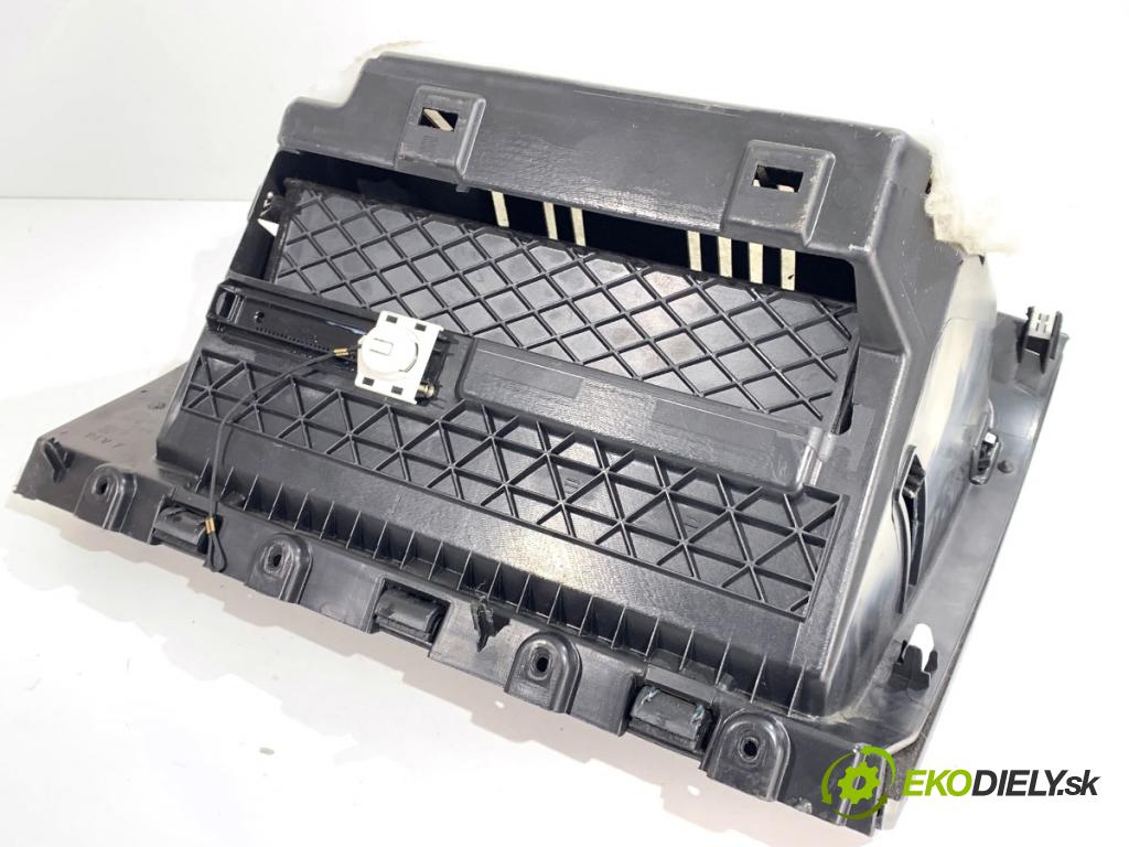 JEEP GRAND CHEROKEE WK SUV 2015 184 kW 3.0 CRD V6 4x4 2987 Priehradka, kastlík spolujazdca P01449119BL (Priehradka (kastlík))