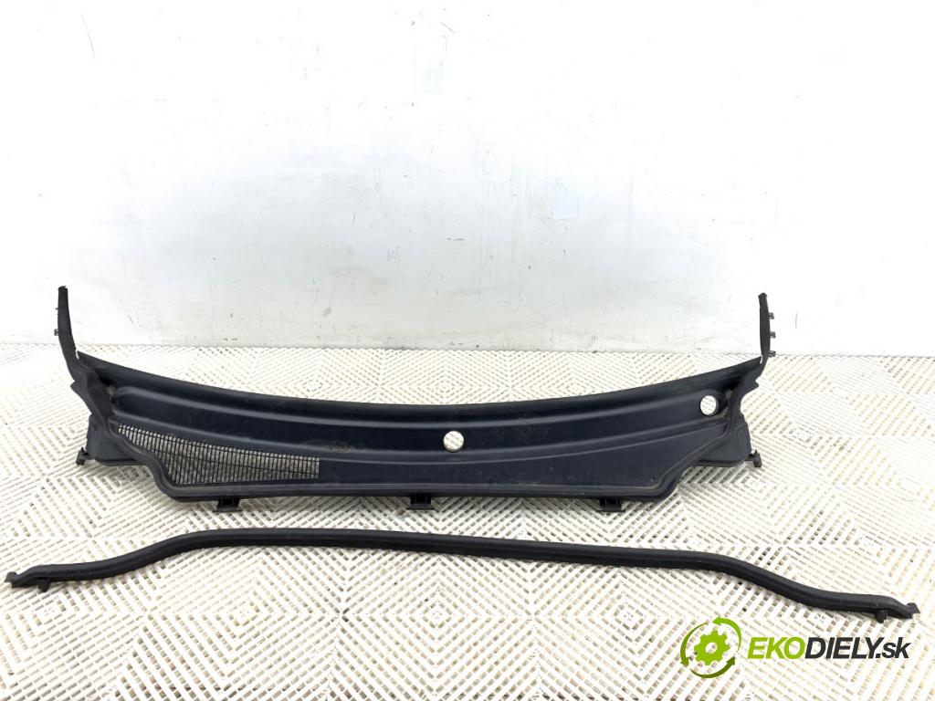 JEEP GRAND CHEROKEE WK SUV 2015 184 kW 3.0 CRD V6 4x4 2987 Torpédo, plast pod čelné okno 55079197AH (Torpédo (plast pod čelným sklom))