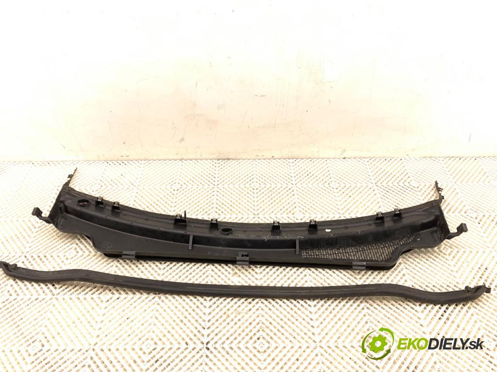 JEEP GRAND CHEROKEE WK SUV 2015 184 kW 3.0 CRD V6 4x4 2987 Torpédo, plast pod čelné okno 55079197AH (Torpédo (plast pod čelným sklom))