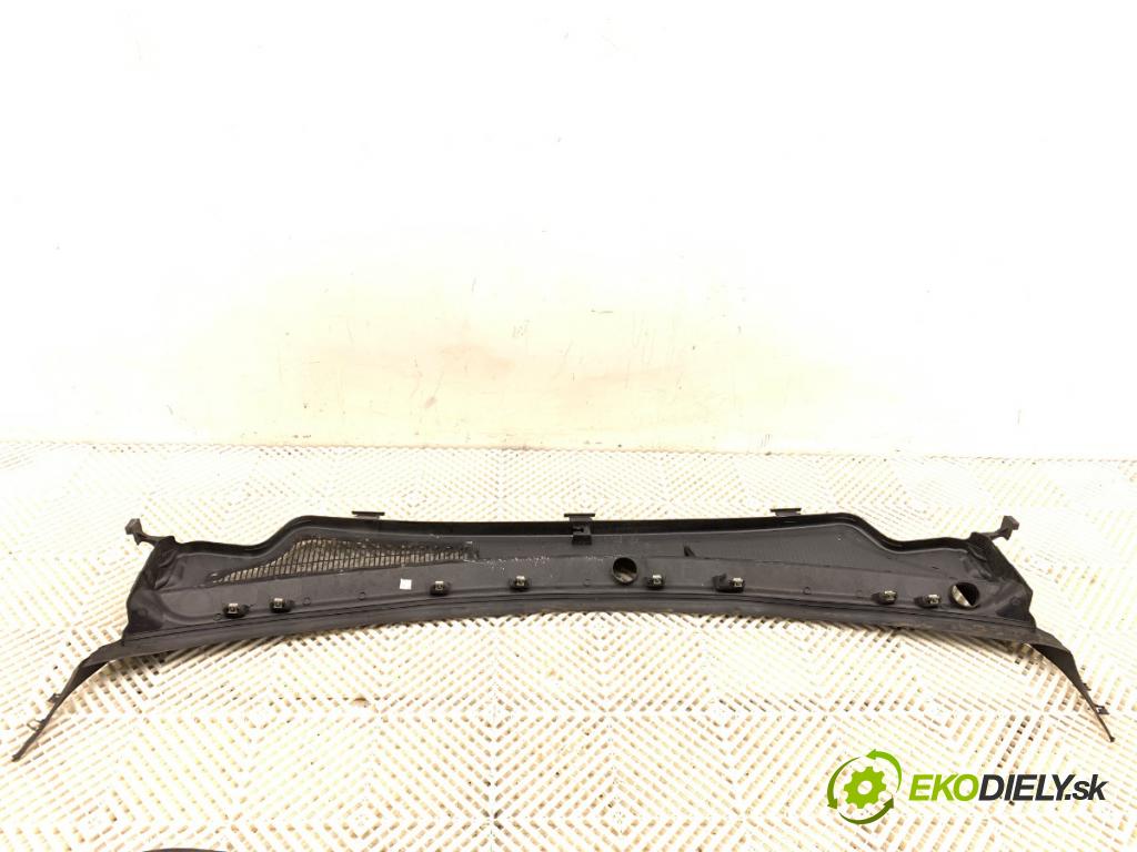 JEEP GRAND CHEROKEE WK SUV 2015 184 kW 3.0 CRD V6 4x4 2987 Torpédo, plast pod čelné okno 55079197AH (Torpédo (plast pod čelným sklom))