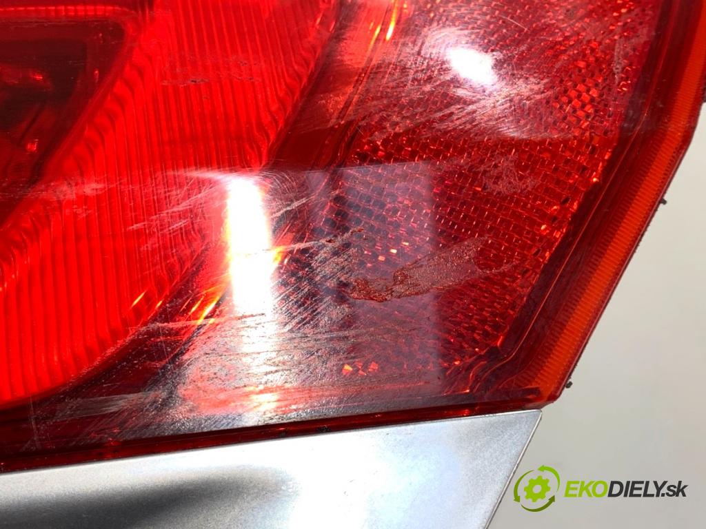 JEEP GRAND CHEROKEE WK SUV 2015 184 kW 3.0 CRD V6 4x4 2987 světlo pravý zadní část P68236134AC