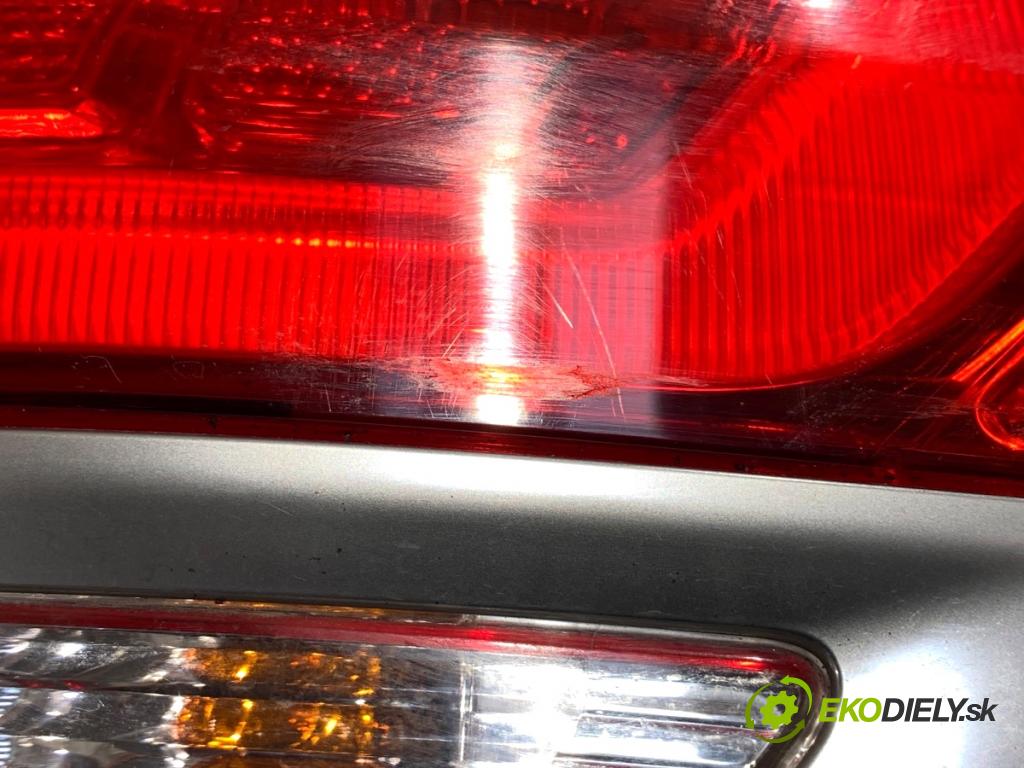 JEEP GRAND CHEROKEE WK SUV 2015 184 kW 3.0 CRD V6 4x4 2987 světlo pravý zadní část P68236134AC