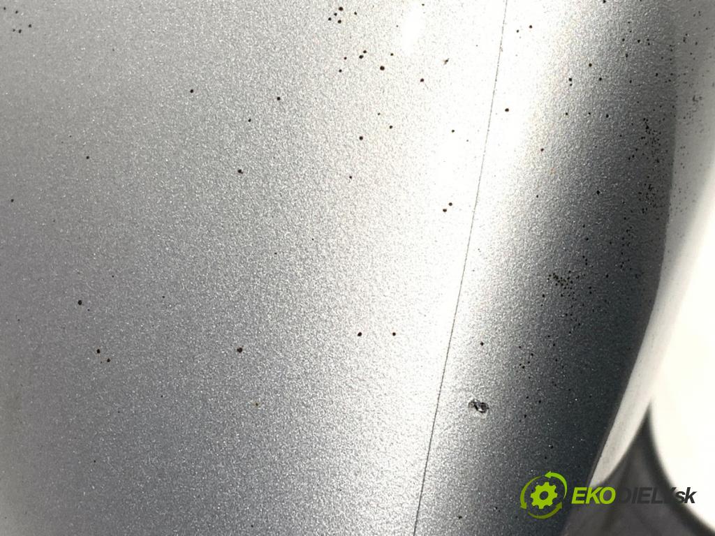 SKODA FABIA III Kombi 2017 77 kW 1.4 TDI 1422 zpětné zrcátko pravý LA7W