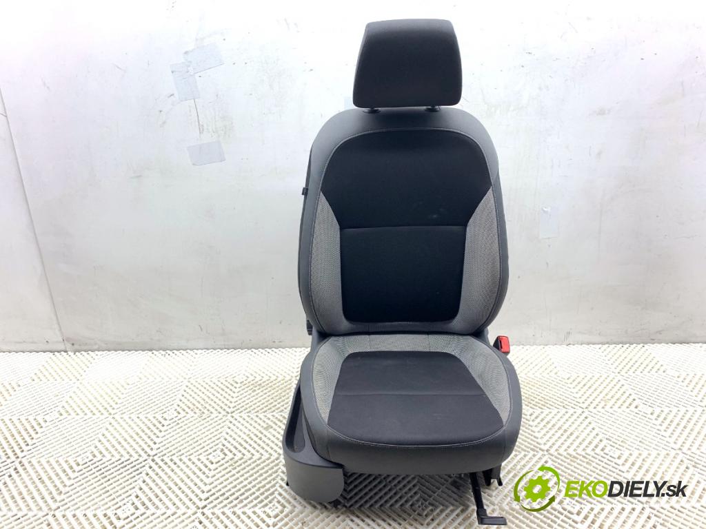SKODA FABIA III Kombi 2017 77 kW 1.4 TDI 1422 sedadlo pravý přední část 