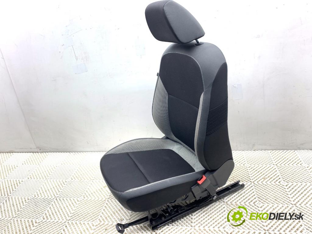 SKODA FABIA III Kombi 2017 77 kW 1.4 TDI 1422 sedadlo pravý přední část