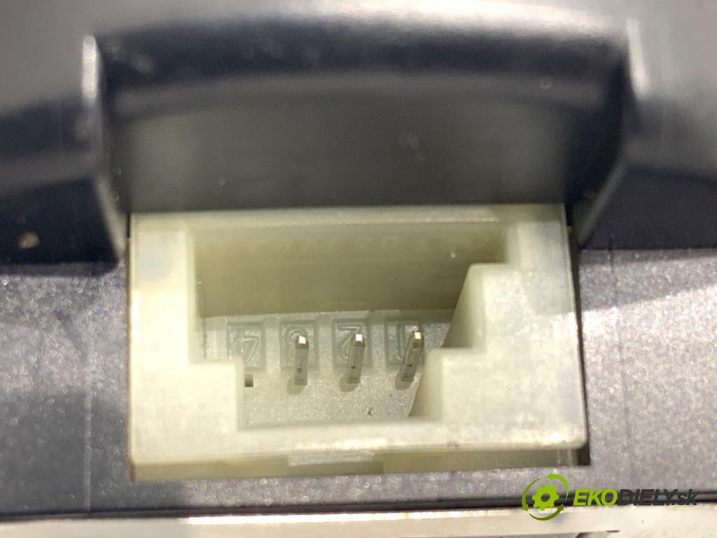 JEEP GRAND CHEROKEE WK SUV 2015 184 kW 3.0 CRD V6 4x4 2987 Snímač dažďa 68184876 (Snímač dažďa)