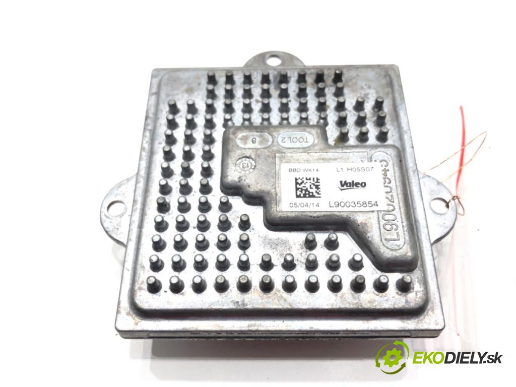 JEEP GRAND CHEROKEE WK SUV 2015 184 kW 3.0 CRD V6 4x4 2987 Menič XENON 90035854 (Riadiaca jednotka xenónu)