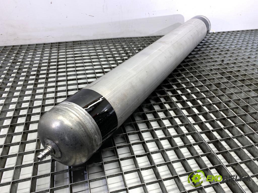 JEEP GRAND CHEROKEE WK SUV 2015 184 kW 3.0 CRD V6 4x4 2987 Nádržka vzduchu nápravy 68064343AC