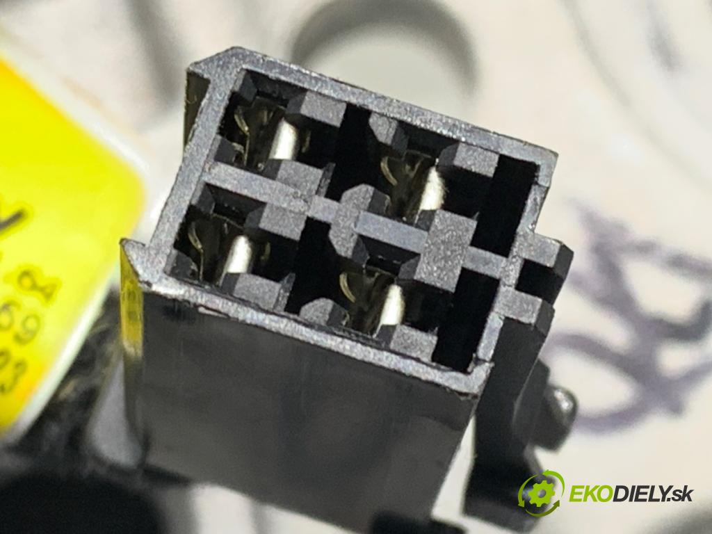 KIA NIRO II (SG2)  2023 150 kW EV   (n/d ccm / 150 kW / 204 KM) 0 Volant 56100AO070 (Volant)